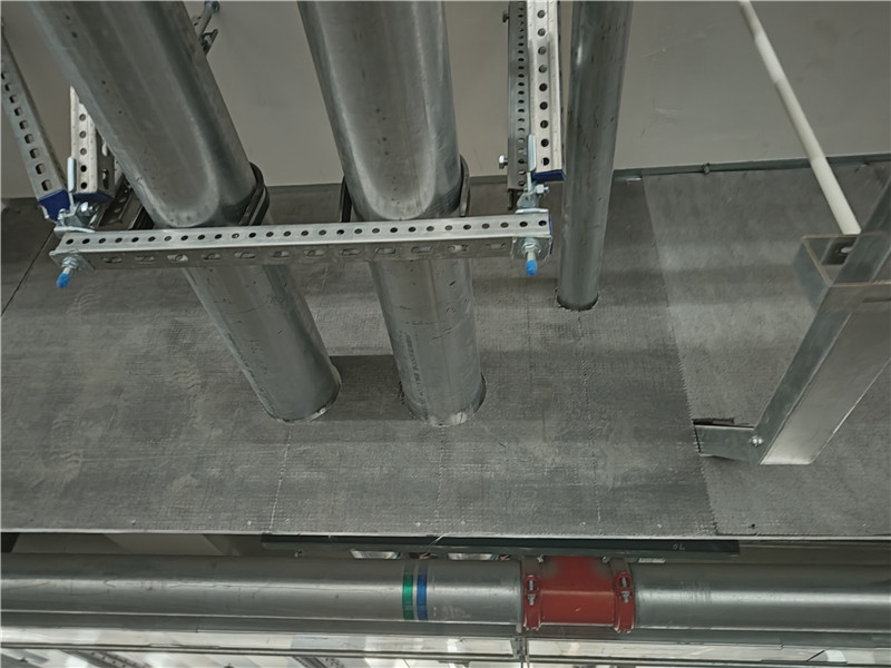 固定式硅酸盖板穿管