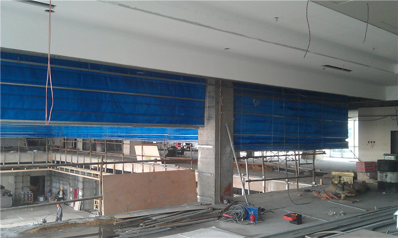 U+I型折叠提升防火卷帘门