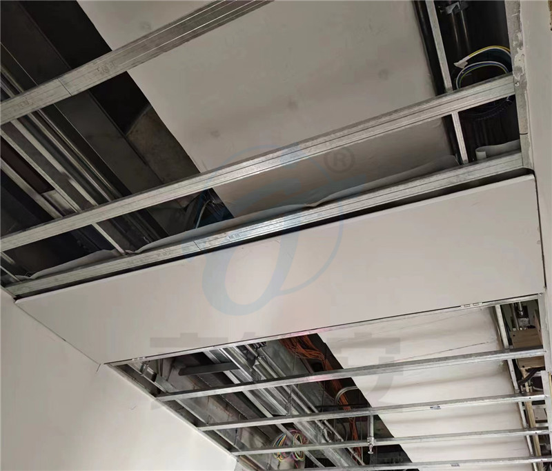 电动翻板挡烟垂壁